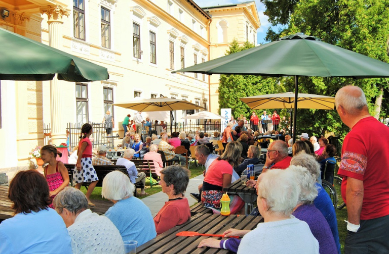 Na mzdy v sociálních službách obdrží Liberecký kraj od státu ještě 34 milionů korun